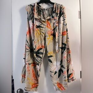 Floral linen pants!